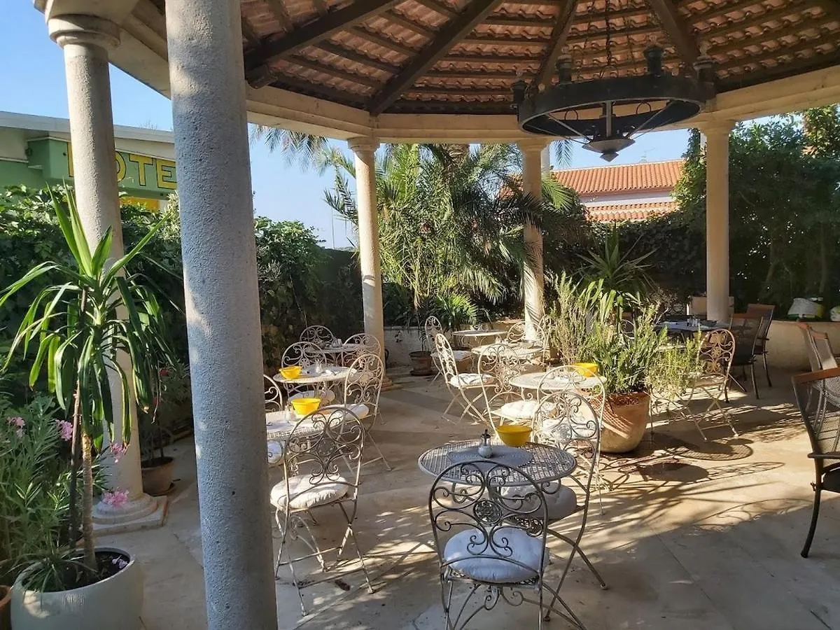 Rooms And Apartments Palma B&B メドゥリン
