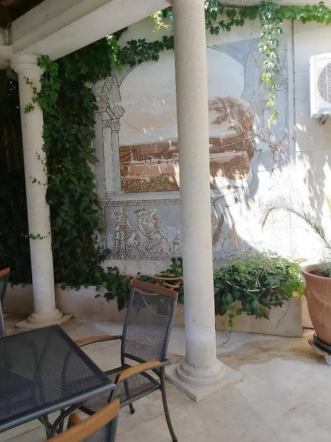 Rooms And Apartments Palma B&B 梅杜林 住宿加早餐酒店