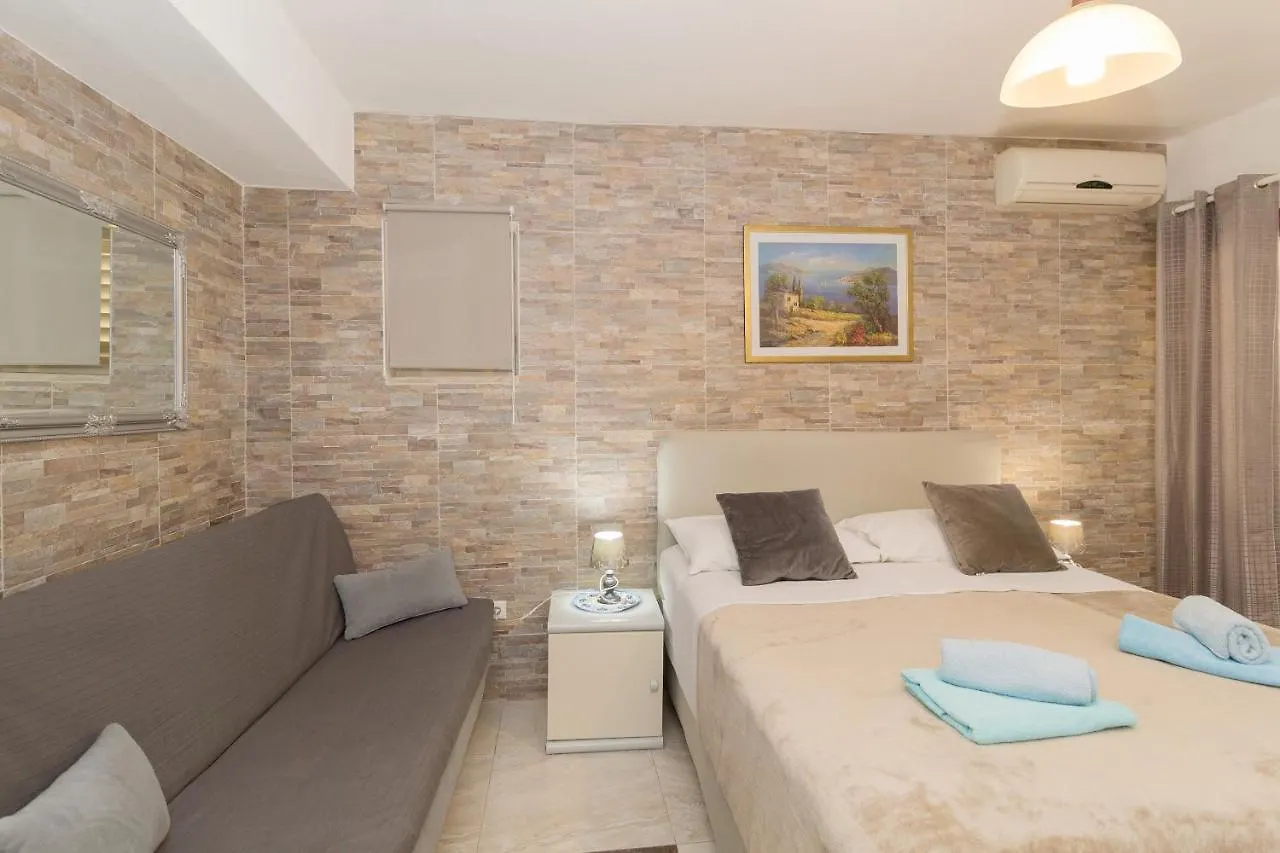 Rooms And Apartments Palma B&B 梅杜林 3*,